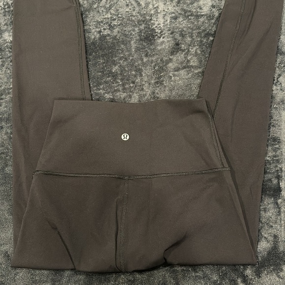 Lululemon Wunder Under Leggings - Picture 2 of 6